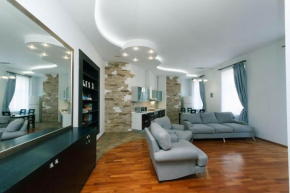 LUX near Maidan, Khreschutyk 3BR